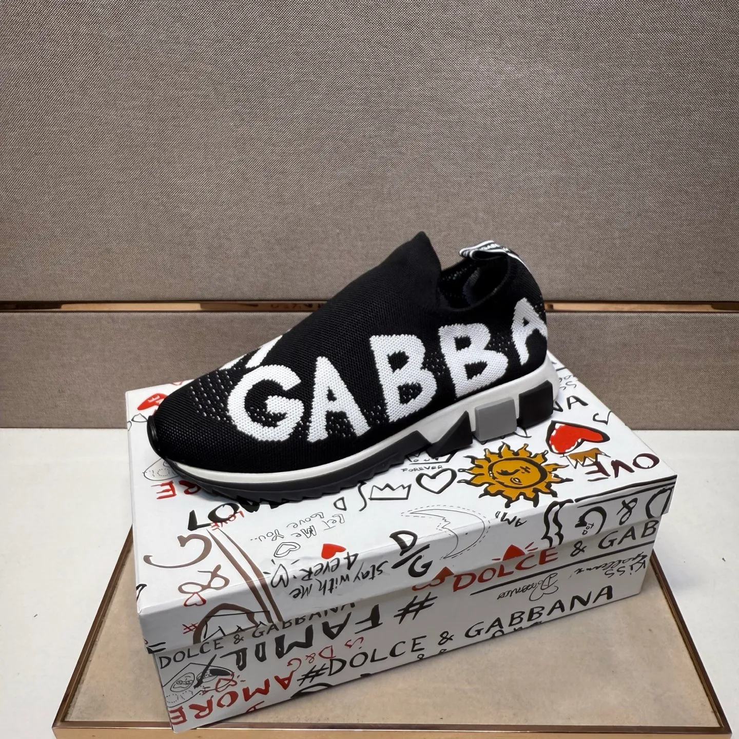 ⬛️Men's shoes 💰p340【DG～】couple casual shoes, 2025z cabinet sales simultaneously 🔶Size: 35-44#️⃣ 🔷1 color🔜The upper is made of multi-material splicing➕Mesh lining, comfortable and breathable, sole: original comfortable, wear-resistant and non-slip outsole, ⚠️Real shot📱Photographed🎬The real thing is better📢📢📢